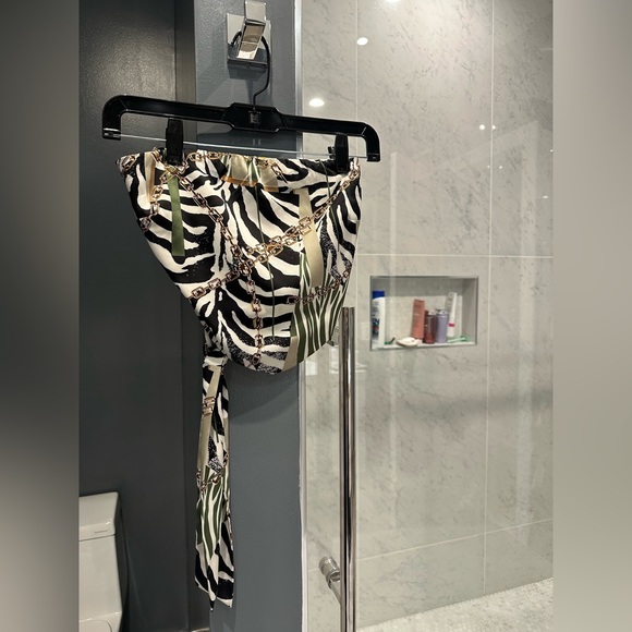 Superdown zebra print handkerchief top - Picture 2 of 4